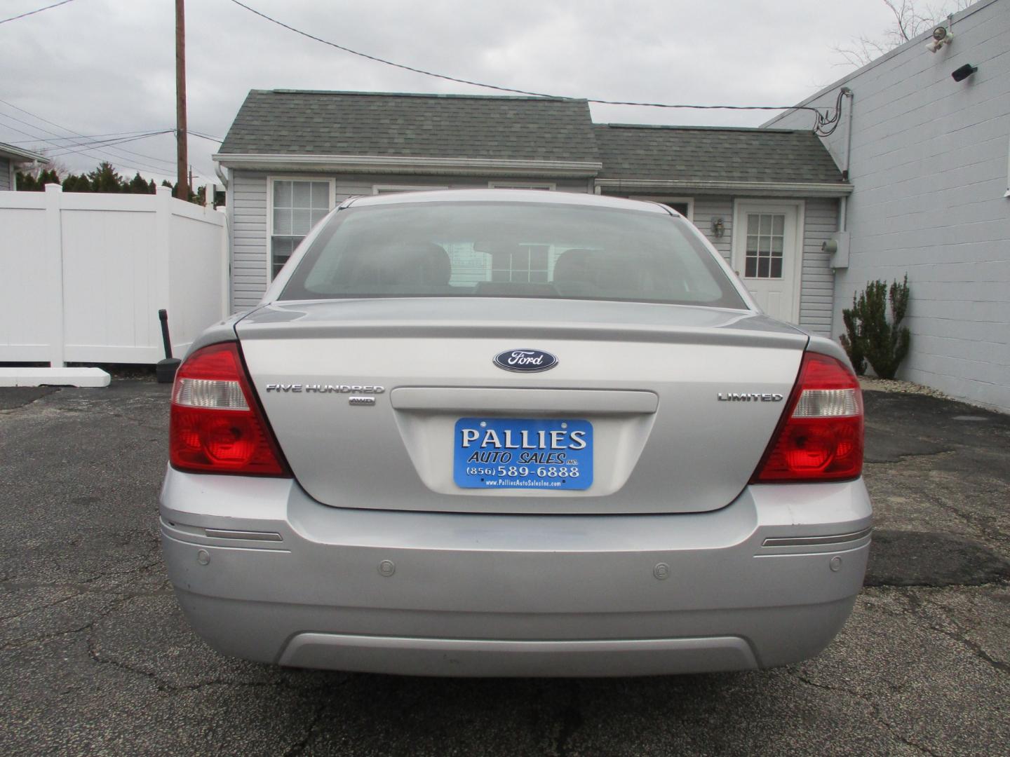 2005 SILVER Ford Five Hundred Limited AWD (1FAHP28195G) with an 3.0L V6 DOHC 24V engine, Automatic CVT Overdrive transmission, located at 540a Delsea Drive, Sewell, NJ, 08080, (856) 589-6888, 39.752560, -75.111206 - Photo#4